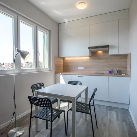 Gambera Apartament Pirovac