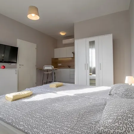 Apartment Gambera Pirovac