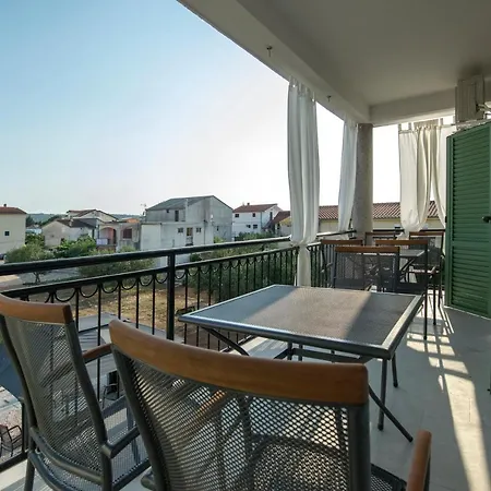 Gambera Apartment Pirovac