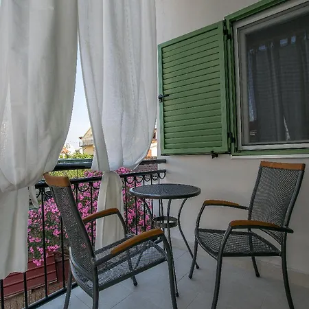 Gambera Apartment Pirovac